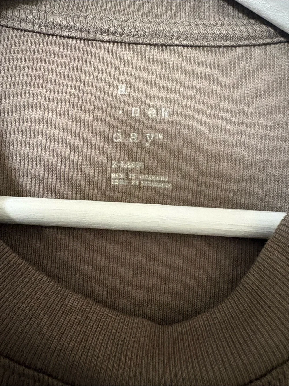 a new day Men’s V-Neck Sweater — Taupe Brown